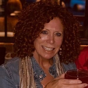 Meet your Posher, Leslie